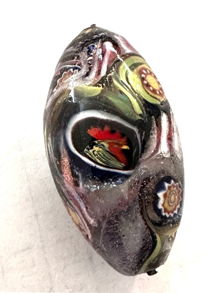 Handcrafted Venetian glass bead by Maurizio Lotter with a rooster murrine by Ulderico Moretti